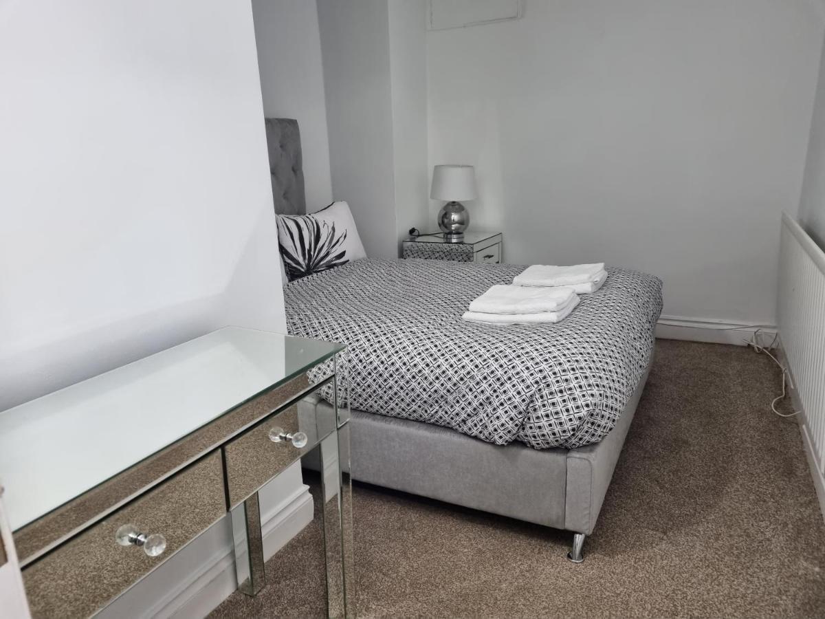 Quantock Vicarage 1 * Rochester (Kent)
